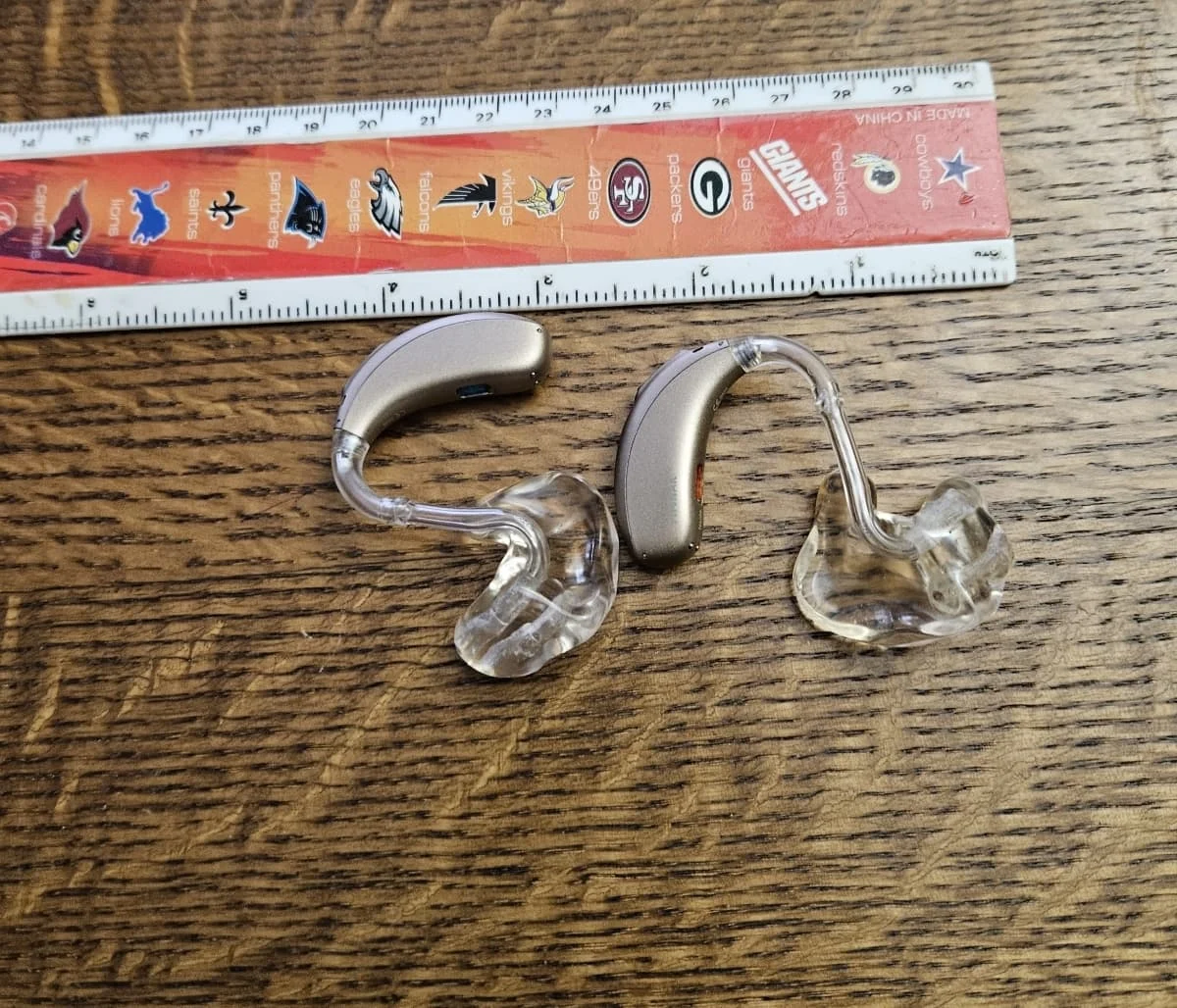 pair-of-phonak-naida-lumity