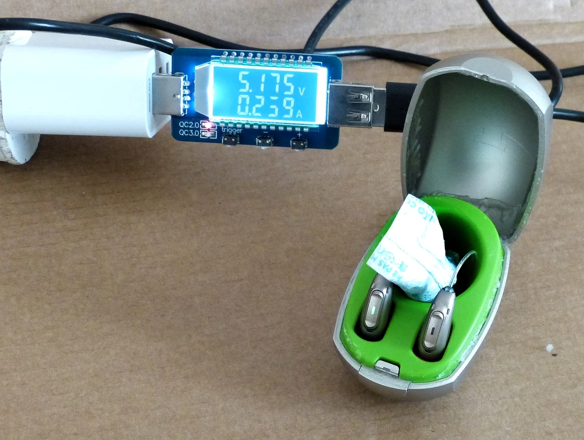 Phonak%20compact%20charger%2092